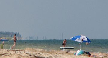 Летний пляж в Счастливцево Летний пляж в Счастливцево